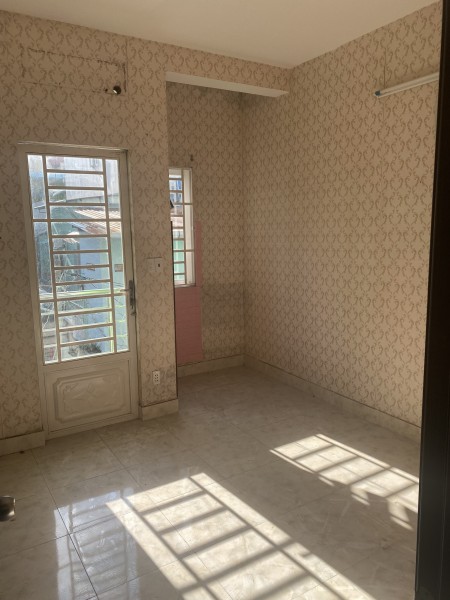 Cho thuê Nhà 1 trệt, 3 lầu, dtsd:150m2, mặt tiền hẽm Nguyễn Đình Chiểu, Phú Nhuận