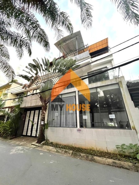 Cho thuê nhà Villa Thảo Điền giữa mùa đông lạnh giá tốt, dtsd 330m2