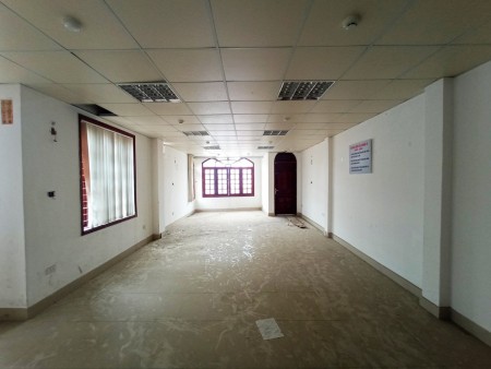 Cho thuê nhà vị trí đẹp, mặt bằng hiếm ngay đầu mặt đường Đà Nẵng, Ngô Quyền, Hải Phòng., 120m2, 4 phòng ngủ, 4 toilet