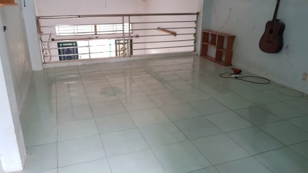 Cho thuê nhà nguyên căn khu vực ngã 4 ga, giá tốt