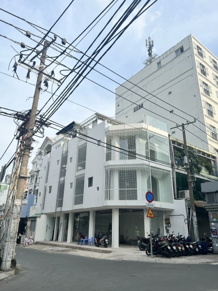 Góc 2Mt Trần Nhật Duật Quận 1, 80M2 3 Lầu ốp Kính, giá 110 Triệu!