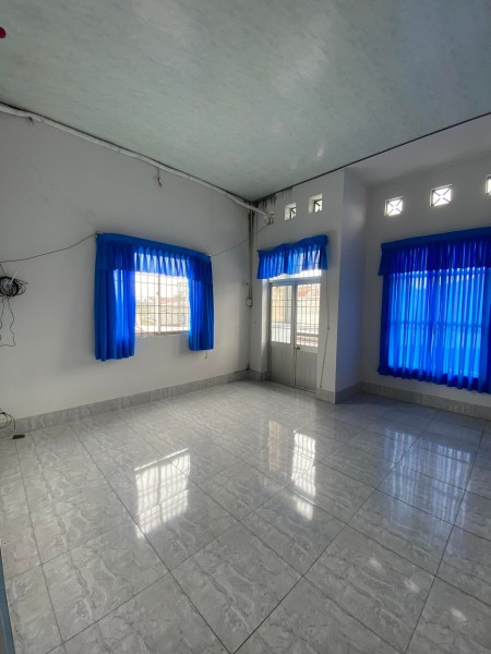Cho Thuê Nhà Mặt Tiền 1 trệt 1 lầu gần chợ Nàng Hai TP Sa Đéc Đồng Tháp, 80m2, 3 phòng ngủ, 2 toilet