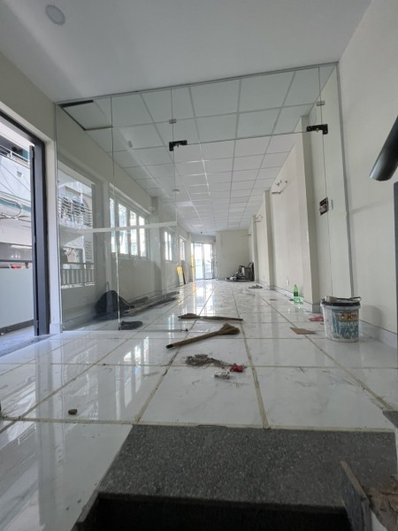 Cho thuê siêu vị trí góc 2 mặt tiền Sư Vạn Hạnh Quận 10 gần Vạn Hạnh Mall, Trường ĐH giá 125tr