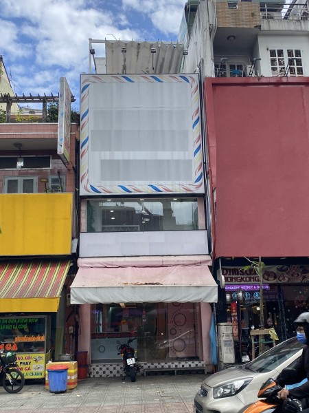 Nhà thuê nguyên căn MT Nguyễn Tri Phương 5x20m trệt 3 lầu ST có vỉa hè rộng giá 65tr