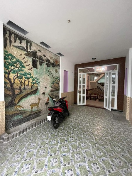 Nhà 1 trệt 3 lầu sân thượng trước sau diện tích sử dụng 350m2