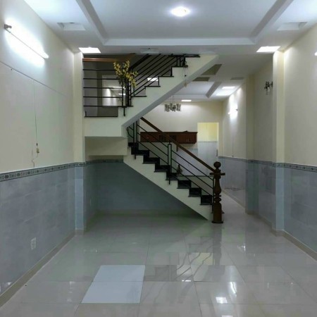 Cho thuê nhà mặt tiền Huỳnh Thị Hai, TCH q12Nhà đẹp mới 1 trệt 2 lầu, 4 phòng ngTiện làm văn phòng