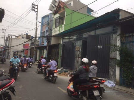 Cho Thuê Nhà Cấp 4, mặt tiền đường Lê Văn Khương diện tích 4.5 x25m vuông giá chỉ 8 triệu đồng