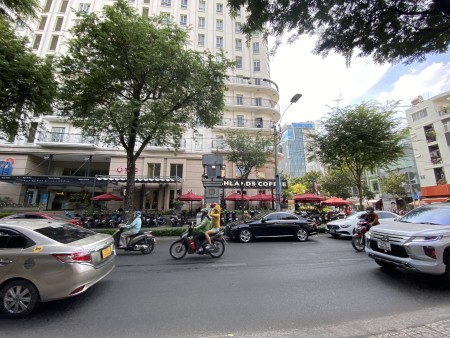 Cho thuê nguyên căn sát góc MT Bà Huyện Thanh Quan - Nguyễn Đình Chiểu Q3, 250m2