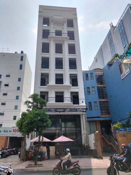 Cho thuê nhà 100A Cao Thắng Quận 3 DT 8.6x28m hầm lửng 8 lầu, 595 triệu/tháng