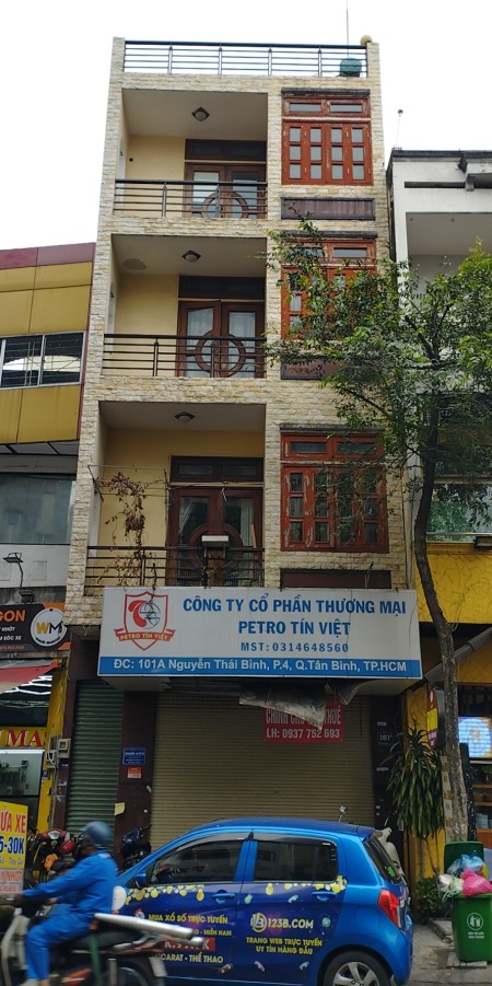 Cho thuê MT Nguyễn Thái Bình P4 Quận Tân Bình. DT: 5,6x14m 6 tầng trống suốt. Giá: 45 tr/th