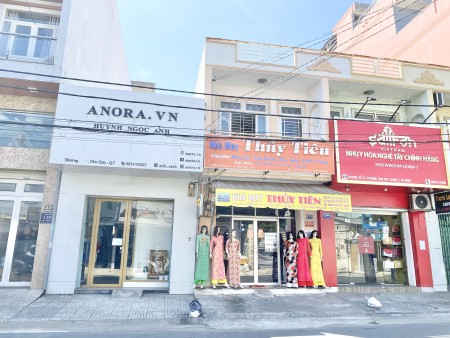 Cho thuê mặt tiền rộng 100m2, Nguyễn Thị Thập kinh doanh tốt