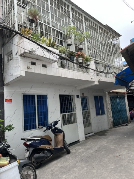 Nhà nguyên căn 1 trệt, 1 lầu, có ban công, 6.5tr./tháng, Phường 12, Quận 8, TP.HCM, 56m2, 2 phòng ngủ, 1 toilet