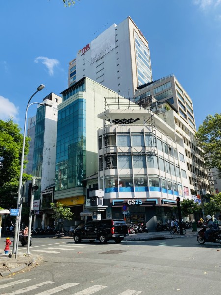 Nhà cho thuê nguyên căn góc 2 MT -3/2- P6, Q10 5x24 m 3 tầng - 85 triệu/tháng