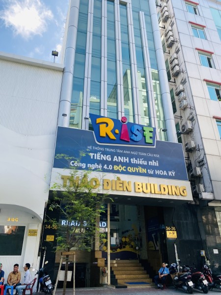 Cho thuê tòa nhà MT tại Phạm Ngọc Thạch, Q3, dt 1400m2, giá 800tr, 4 lầu, 2 thang máy