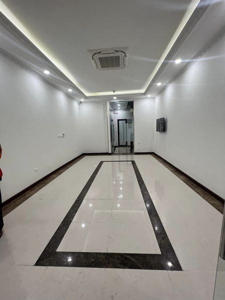 Cho thuê nhà Nguyễn Đình Chiểu Hai Bà 60m2, MT 4.8m giá 115 triệu/ tháng