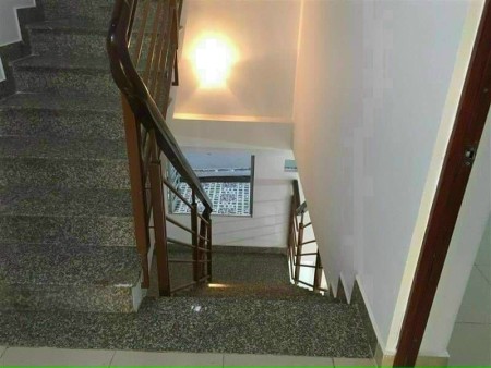 Nhà Nguyên Căn, giá 12 triệu/tháng 3pn3wc, nhà mới.