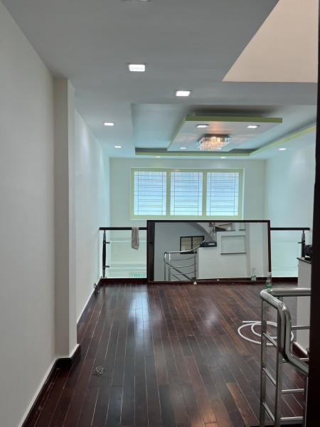 Cho thuê nhà hẻm xe hơi, gần đ. Tên Lửa Bình Tân
