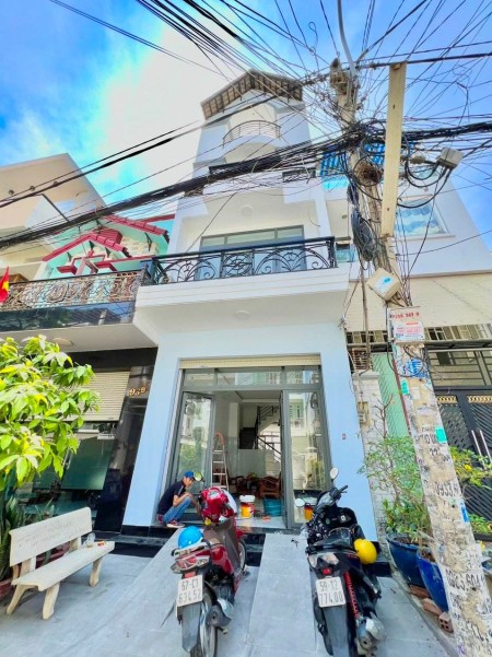 Chính chủ cho thuê nhà mới hoàn thiện 2 lầu, đường số 13, Quận 7