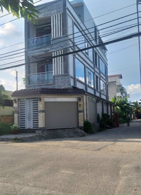 Cho thuê nhà góc 2 mặt tiền kinh doanh đường lò lu Quận 9 DT:100m2 Giá 15tr/thang