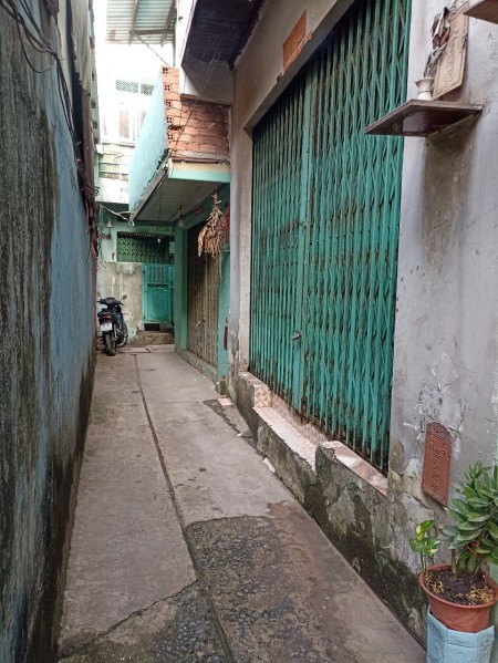 Cho thuê nhà hẻm 1 trệt, 1 lầu đường Lạc Long Quân, Quận 11, 6 triệu/tháng thương lượng, 58m2, 2 phòng ngủ, 2 toilet