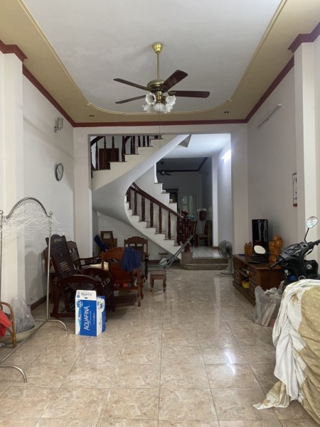 Nguyên căn đường Nguyễn Minh Hoáng dt 4x20 1 trệt, 3 lầu, 6 phòng