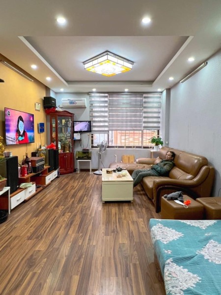 Cho thuê nhà ngõ 36 Trung Kính Cầu Giấy 60m2 x 5 tầng, mặt tiền 5 m,