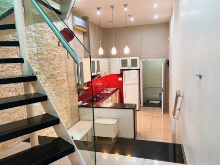 Cho thuê nhà MT 369 Nguyễn Đình Chiểu P5 Q3 trệt 2 lầu 42tr/tháng.