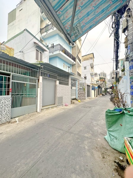 CHo Thuê MẶt Tiên Hẻm Ôt ,Giá Chỉ 9tr/tháng ,Quân 7