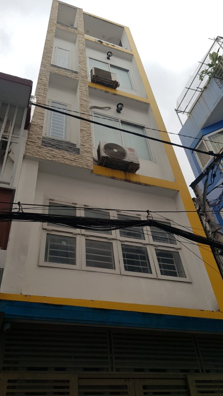 Nhà nguyên căn hẻm thông Nguyễn Kiệm , Phường 4 , Phú Nhuận 3 phòng