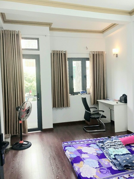 Nhà cho thuê 104 Hùng Vương trệt lửng 3 lầu sân thượng 3.7x16m giá 49 triệu/tháng