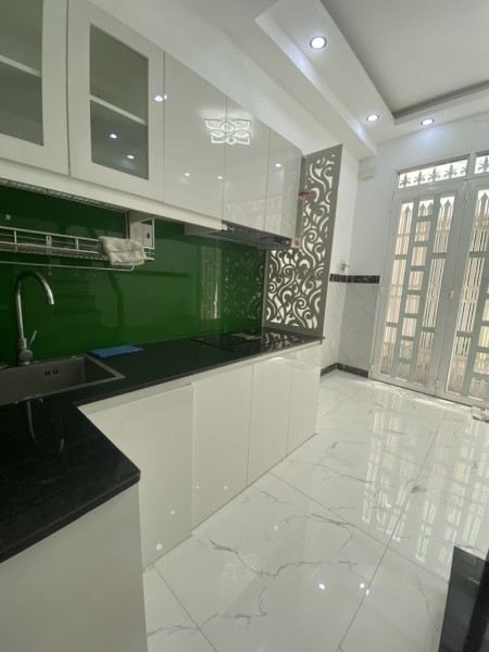 Cho thuê nhà mới đẹp sân thượng 2PN Duy Tân P15 Phú Nhuận