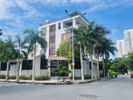 Biệt Thự Căn Góc Hiện Đại - Đầy Đủ Nội Thất Giá Chỉ 2000 usd