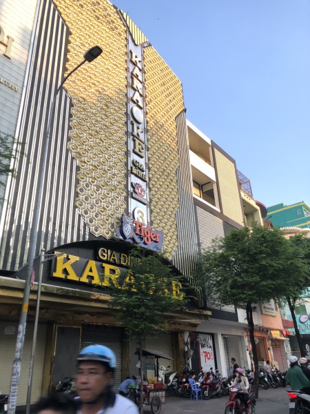 Cho thuê nhà 700m2 đất mặt tiền Đối diện Đầm Sen giá chỉ 120tr, không giới hạn ngành nghề