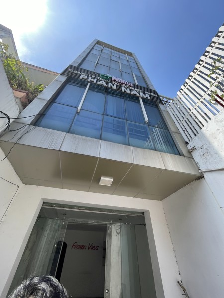 Cho thuê tòa nhà văn phòng mật tiền Trần Đình Xu Quận 1