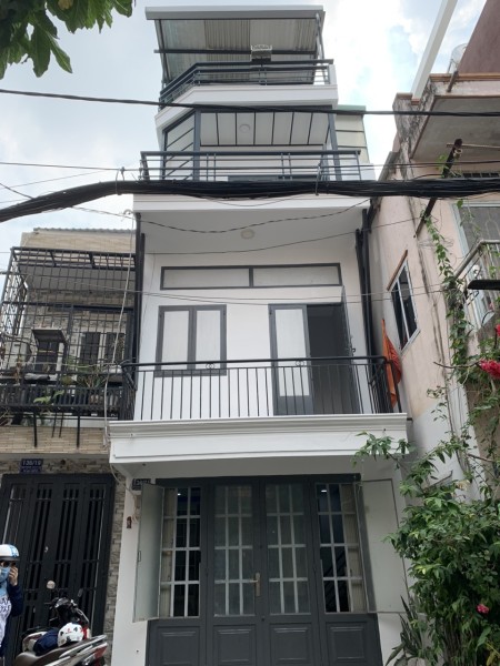 Cho thuê nhà Nguyễn Thượng Hiền, gần chợ Cây Quéo, 25m2, 2 phòng ngủ, 3 toilet