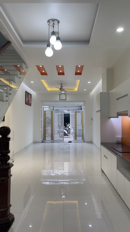 Cho thuê nhà NC gần chợ chợ Linh Xuân,Thủ Đức.2PN+2WC. Giá9,5tr