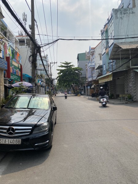 cho thuê nhà nguyên căn mặt tiền khu hot nhất đường Dương Quảng Hàm: 5x22m trệt 3l