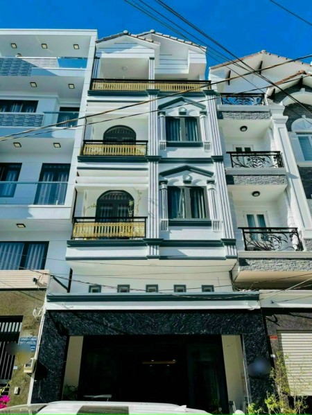 Cho thuê nhà Trệt + 3 Lầu nội thất cao cấp gần Lotte Mart Q7