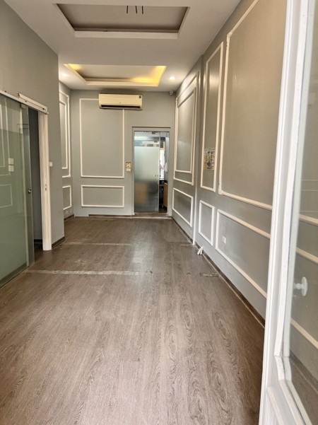 Cho thuê nhà mặt phố Hàng Bún 130m2, 4 tầng, 6 phòng, 130m2, 6 phòng ngủ,