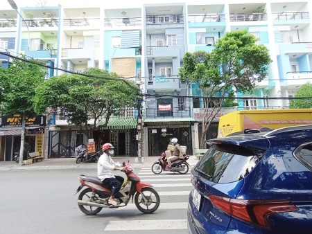 Cho thuê nhà mặt tiền nguyên căn (Bình Phú 1)