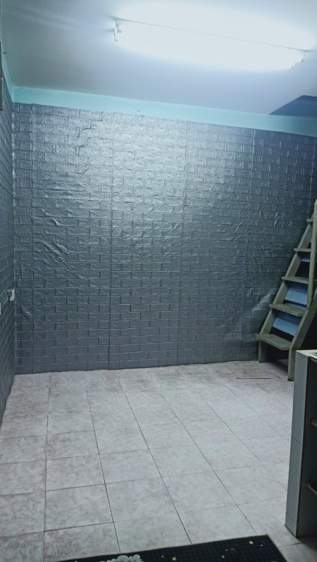 Cho thuê nhà nguyên căn giá rẻ đường Trần Hưng Đạo, Q1