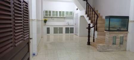 Nhà cho thuê nguyên căn hẻm xe hơi 451 Tô Hiến Thành P14 Q10.19 triệu/ tháng.