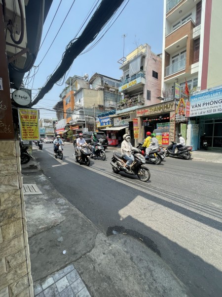 Mặt Tiền Phan Văn Trị đoạn Sầm Uất ngay Lê Quang Định