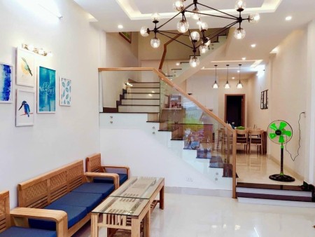 Cho thuê nhà mới nguyên căn Nam Việt Á - 4PN khép kín