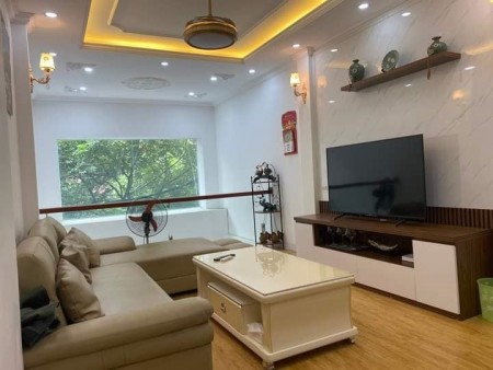 Cho thuê nhà nguyên căn, kinh doanh, Việt Hưng, 82m2 * mt 6m * 5 tần thang máy, full đồ