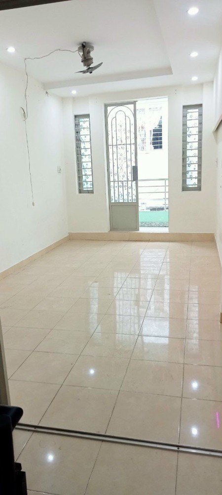 Cho thuê nhà nguyên căn ở đường Cách Mạng Tháng 8