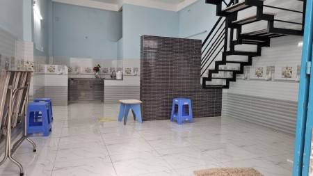 Cho thuê nhà đường Bùi Minh Trực, Quận 8, 2pn,2 lầu giá rẻ