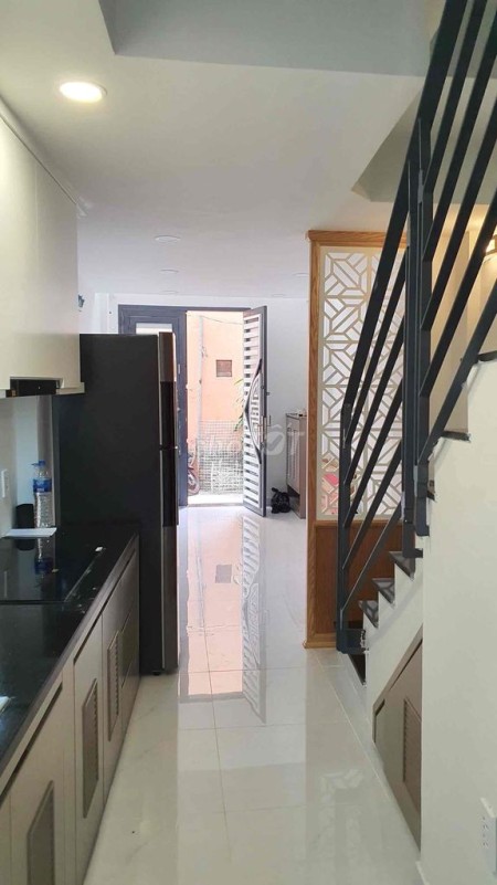 Cho thuê nhà 4 tầng full nội thất Hoàng Sa giá 14tr