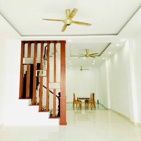 Cho thuê nhà mới đẹp 1 trệt 3 lầu dt 5*20m Lh 0935137907