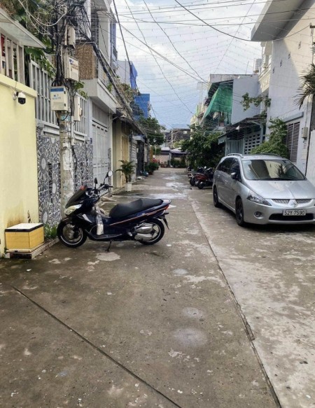 Cho thuê nhà 90m2 mặt tiền xe hơi 7 chỗ , giá 5,8 triệu / 1 tháng ở thị trấn nhà bè